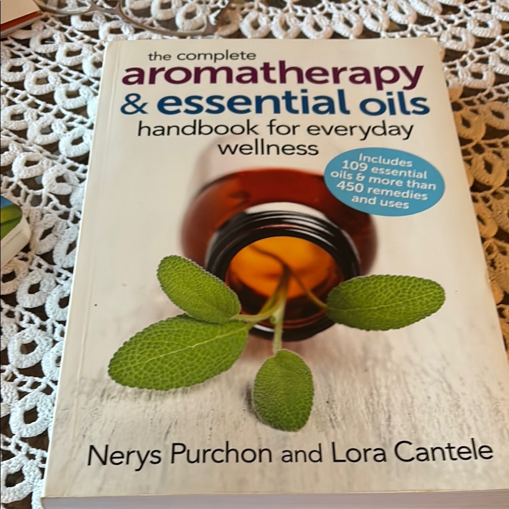 Robert Rose Aromatherapy & Essential Oils Guide